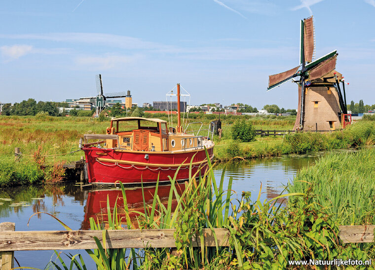 postcard mill with boat (0886)