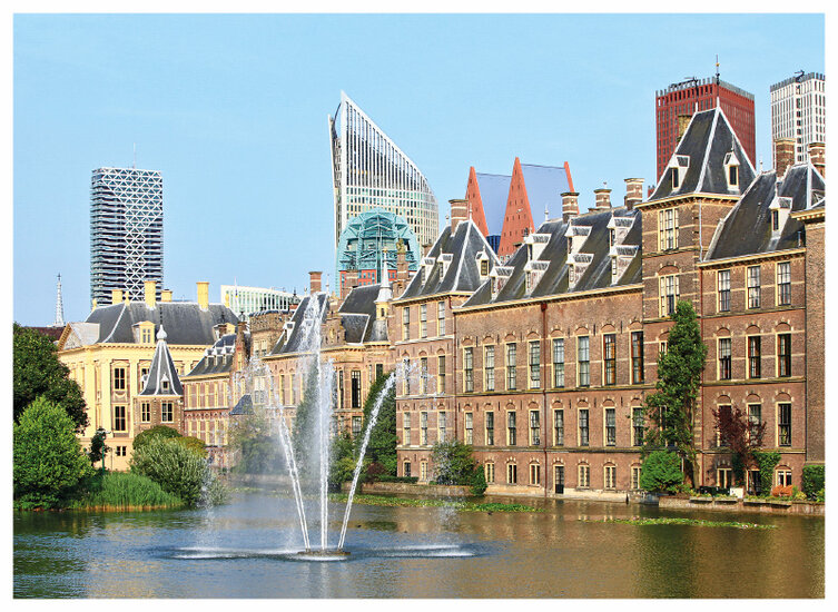 postcard The Hague - Hofvijver en het Torentje (C011)
