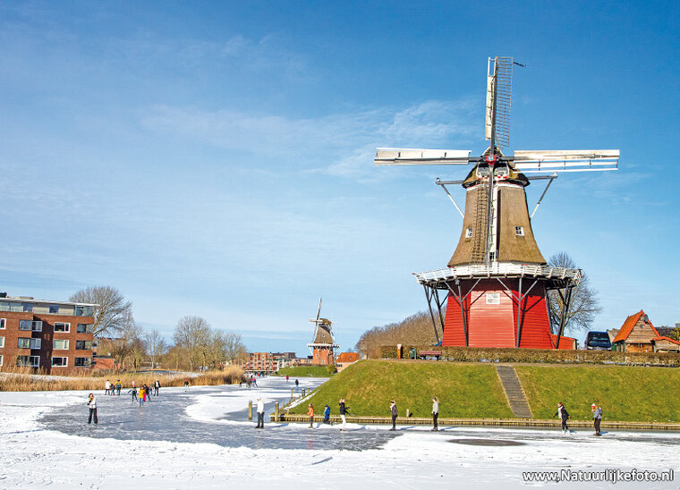 Mill with skaters postcard (0685)