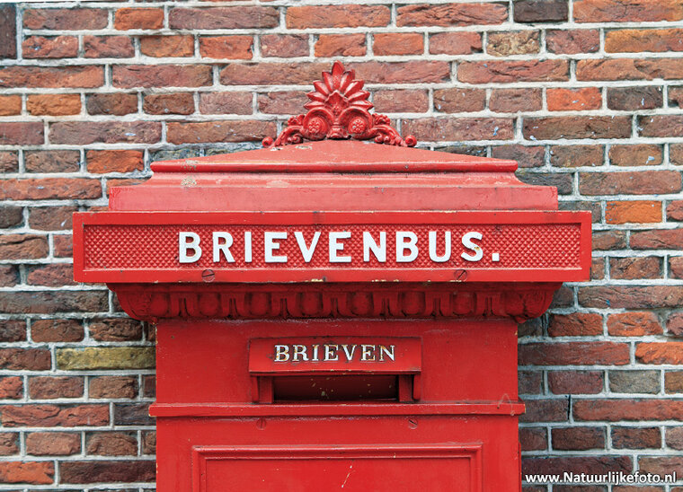 postcard red mailbox (0485)