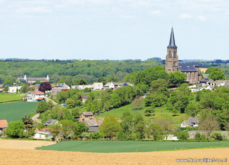 postcard Sint-Martinuskerk in Vijlen
