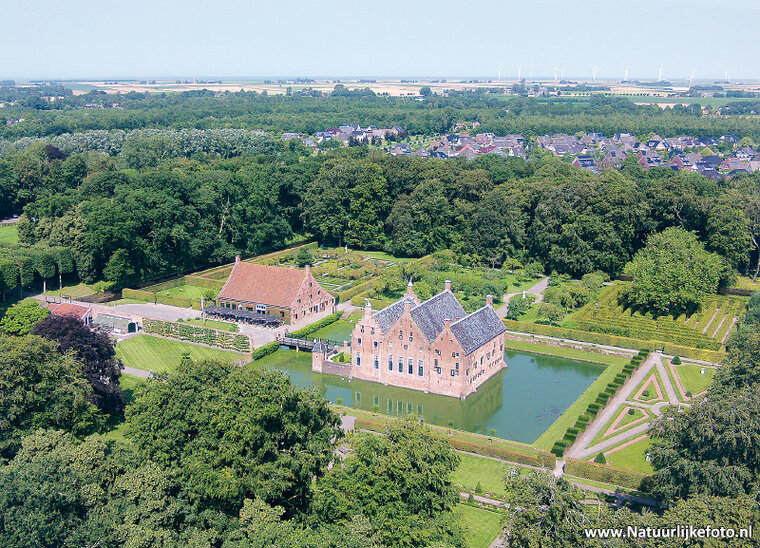 postcard Menkemaborg in Uithuizen (0272) postcard Menkemaborg in Uithuizen (0272)