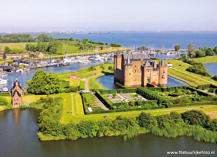 postcard Muiderslot (0171)