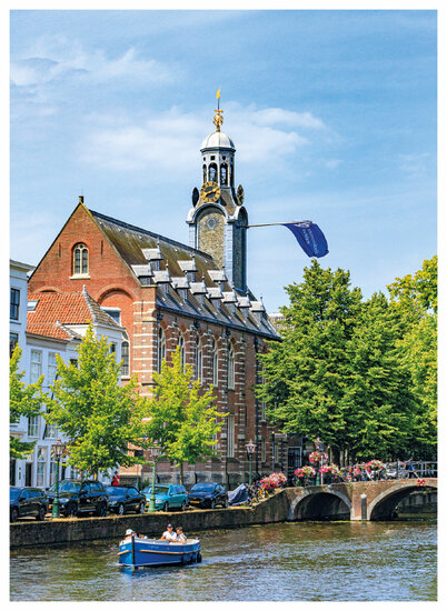 postcard Leiden - university