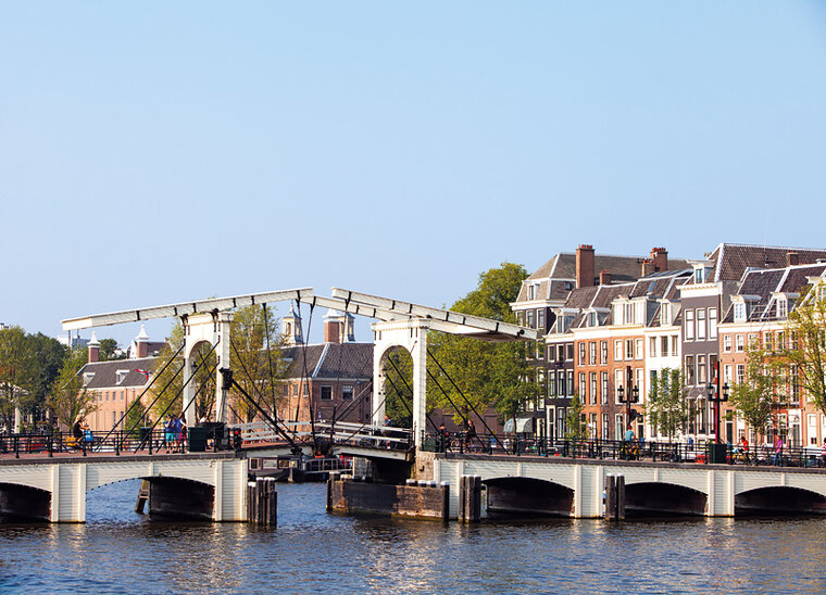 postcard Amsterdam Skinny bridge